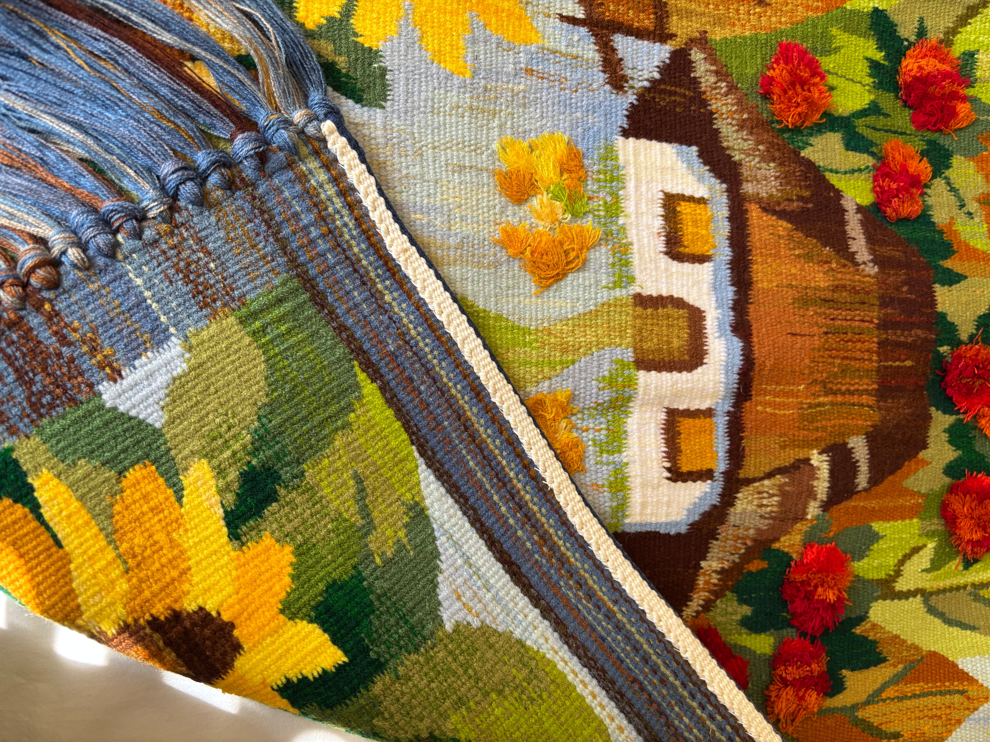 Ukrainian Tapestry Kilim with Traditional Ukrainian House  Ornament 33X25X0.1