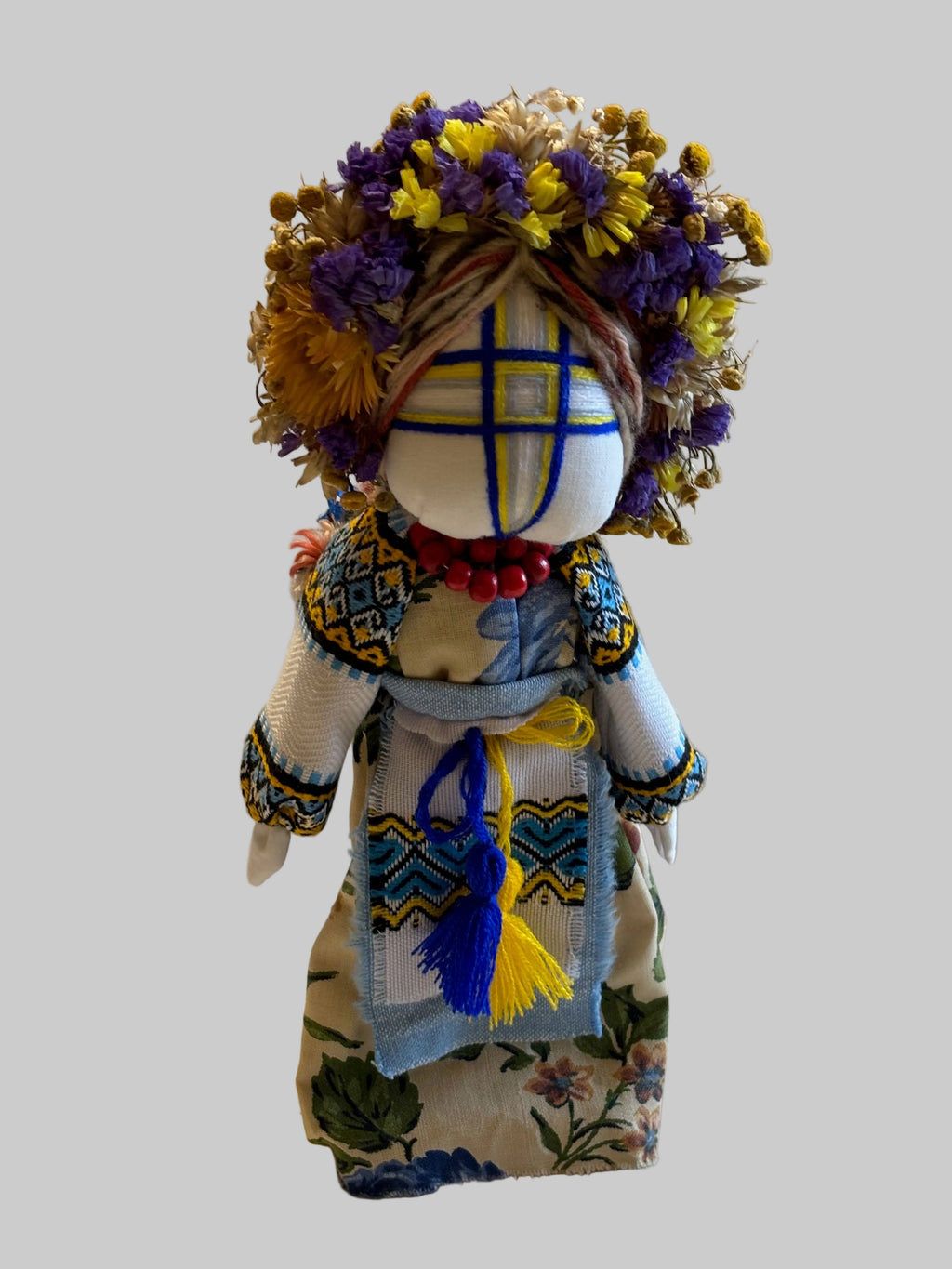 Ukrainian Motanka Decorative Reeled Doll, 10X3.5X2 inches