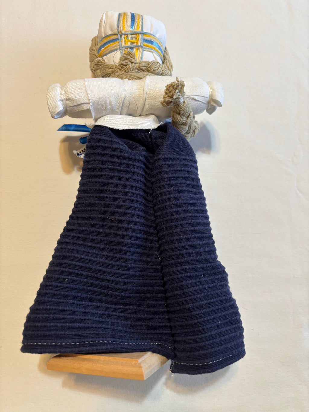 Ukrainian Motanka Decorative Reeled Doll, 12X5X3 inches