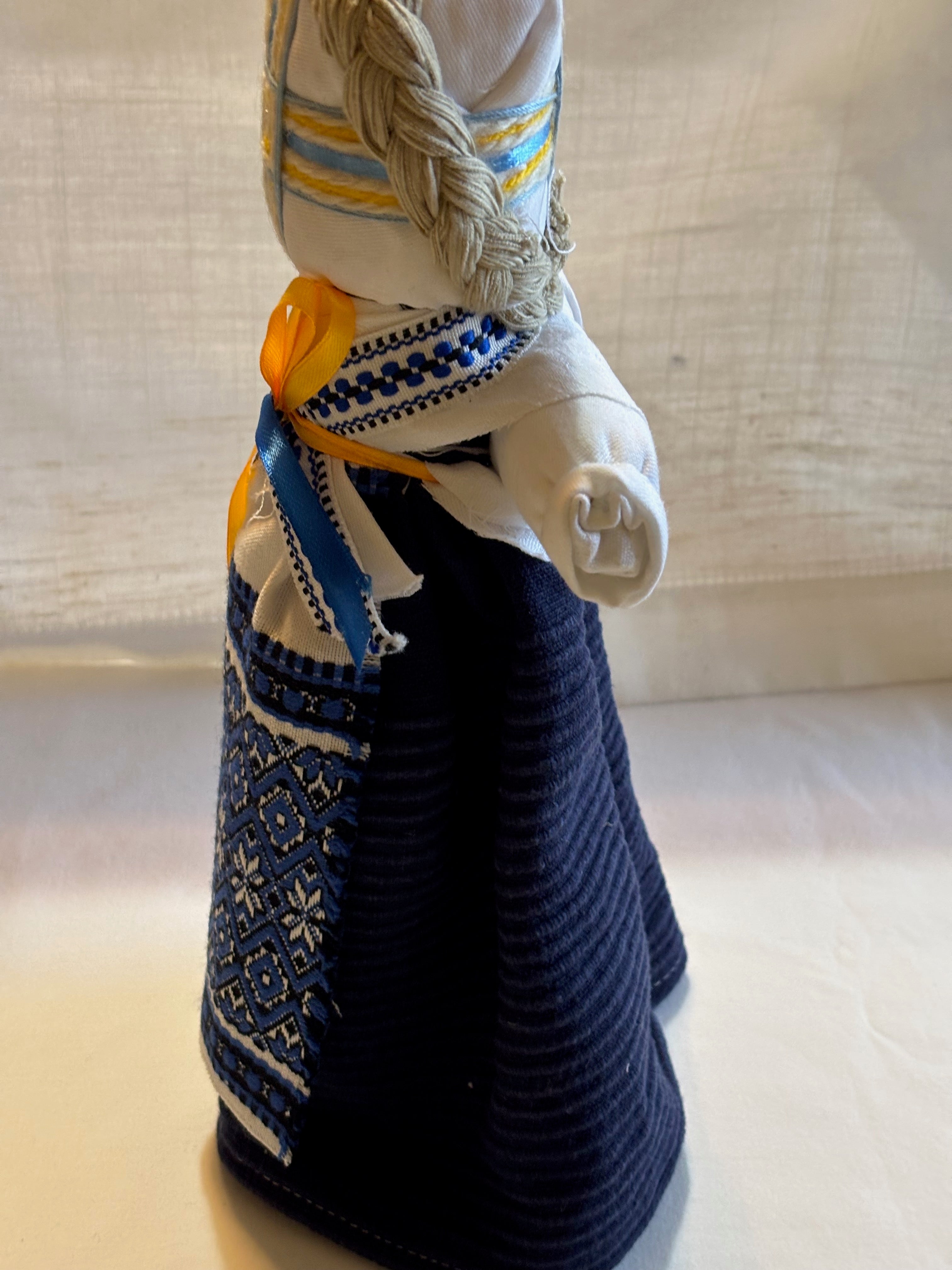 Ukrainian Motanka Decorative Reeled Doll, 12X5X3 inches