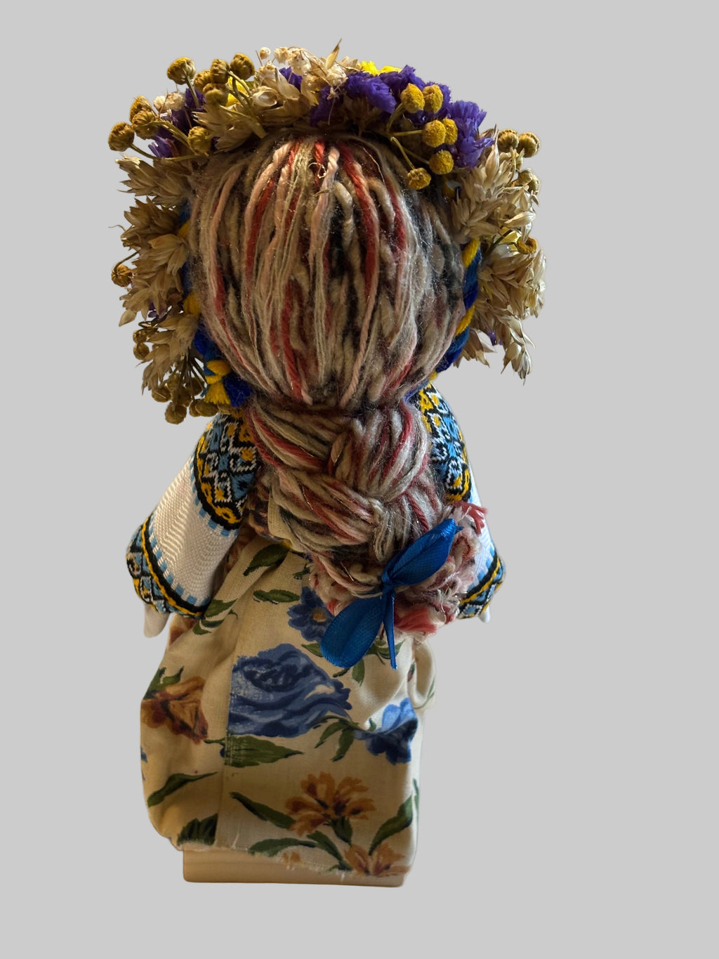 Ukrainian Motanka Decorative Reeled Doll, 10X3.5X2 inches
